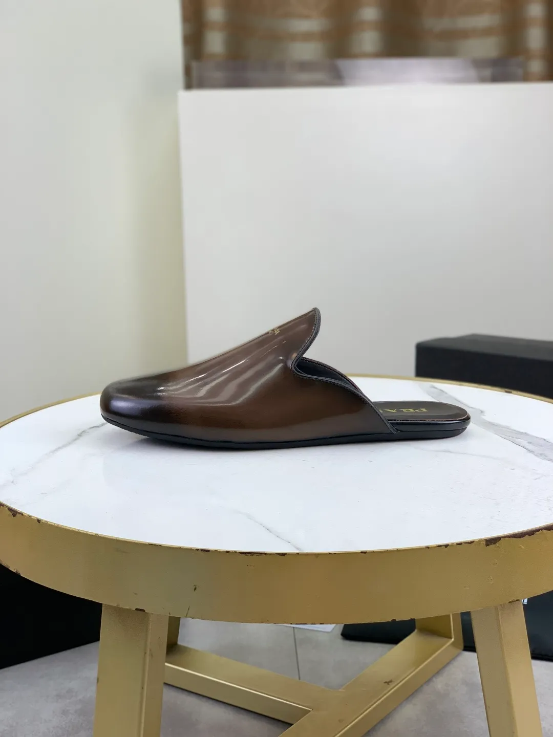 Men's shoes 💰P600 new style 💰 💎💎💎 water dyed cowhide original quality PRADA —🆘.Prada Original order purchase, high-end business leather shoes, fabric: Made of Italian imported calfskin with color-brushed edges➕water-dyed cow lining/cowhide lining➕Specially available original outsole, fine workmanship, real product^_^photographed🎬size: 39-44 (38 45 custom-made)